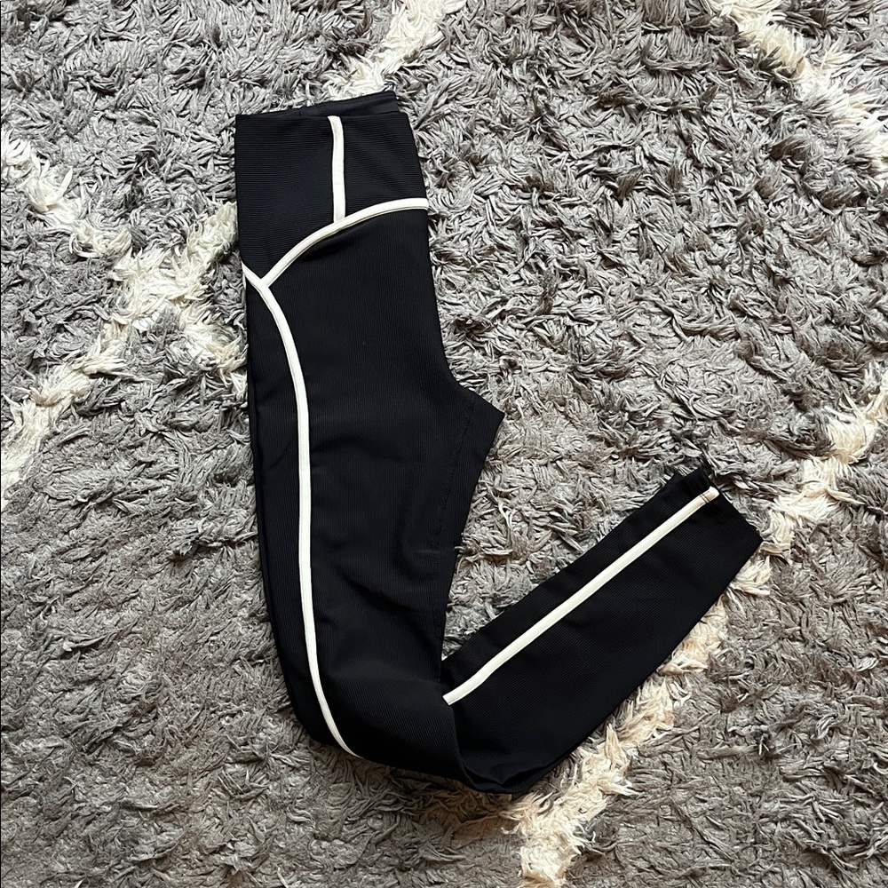 LSpace revel legging. Black. White. Size xs. New with tags.